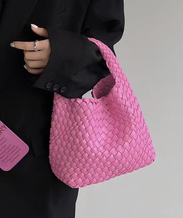 Designer luxury bag Woven tote – обзор и цена Luxury Bags Price