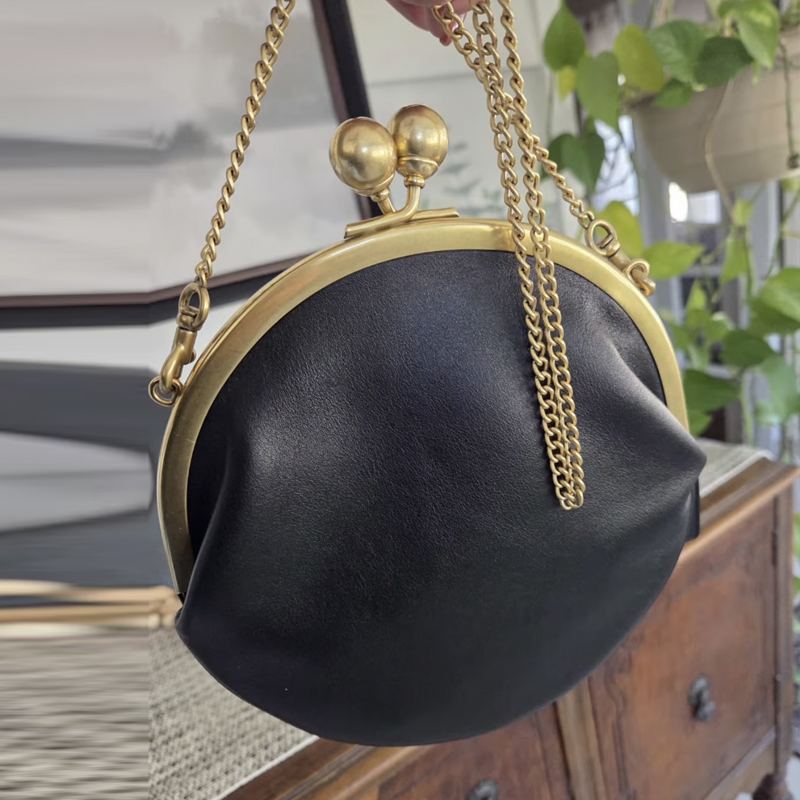 Kisslock Pouch 20cm Clutch Cli – обзор и цена Luxury Bags Outlet
