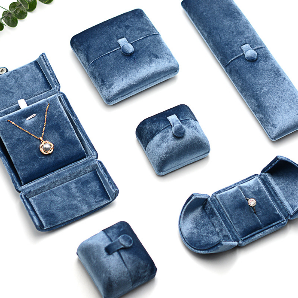 Double Opening Blue Velvet Jew – обзор и цена Luxury Bags List
