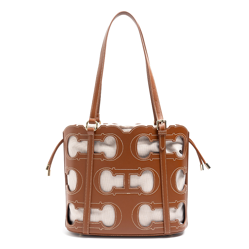 CH Tote Bag Cutout Logo  Large – обзор и цена Luxury Bags Without Logo